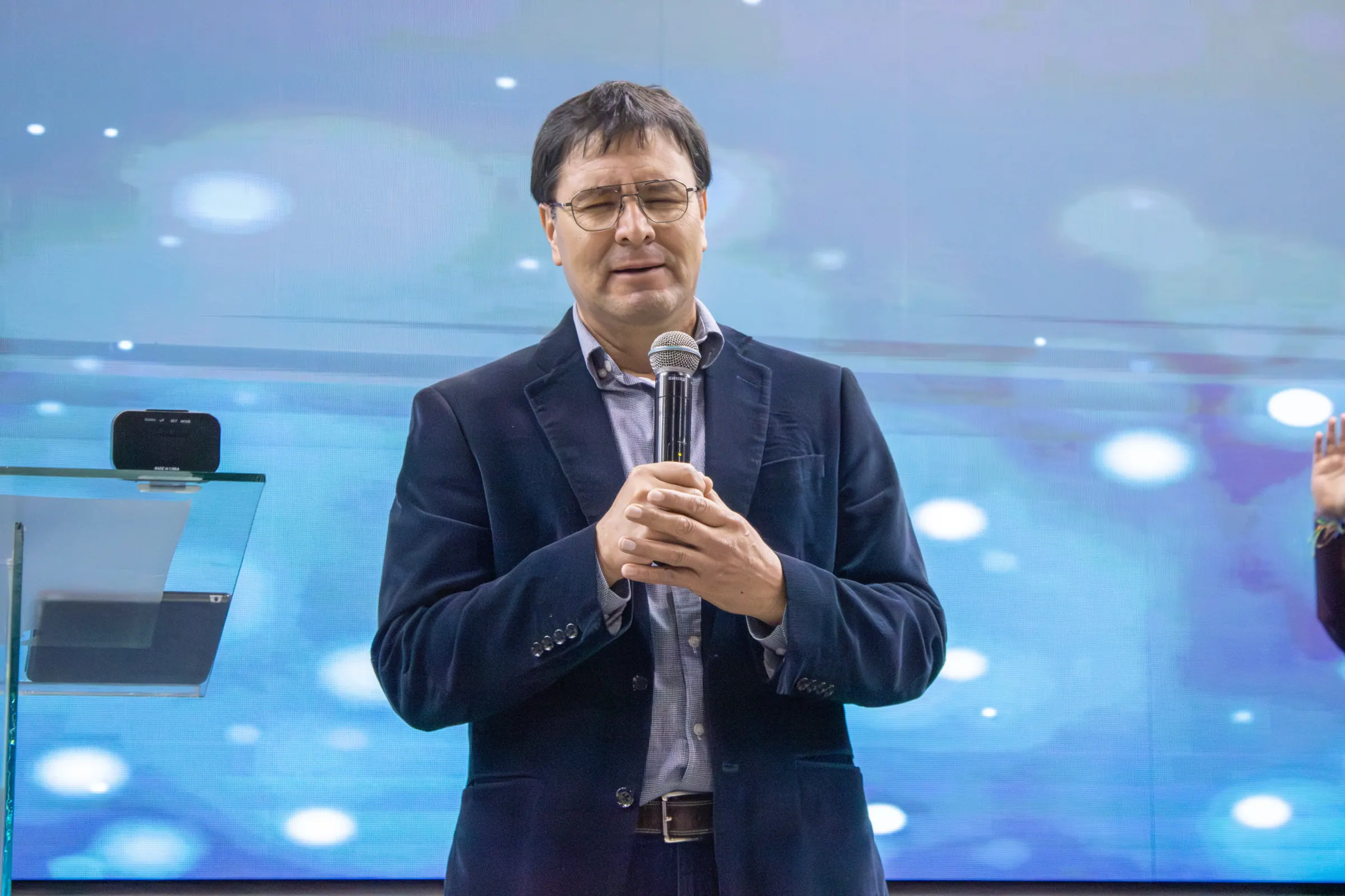 Pastor Kenneth Rodas